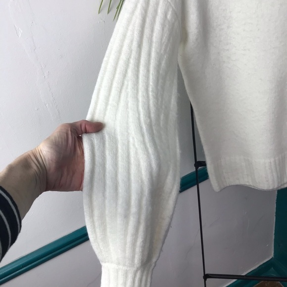 Max Studio ivory puff sleeve sweater - Picture 3 of 6